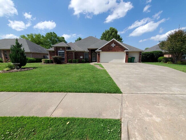 Photo - "Spacious 4-Bed Home with Granite Touch & Cozy Fireplace in Springdale!"