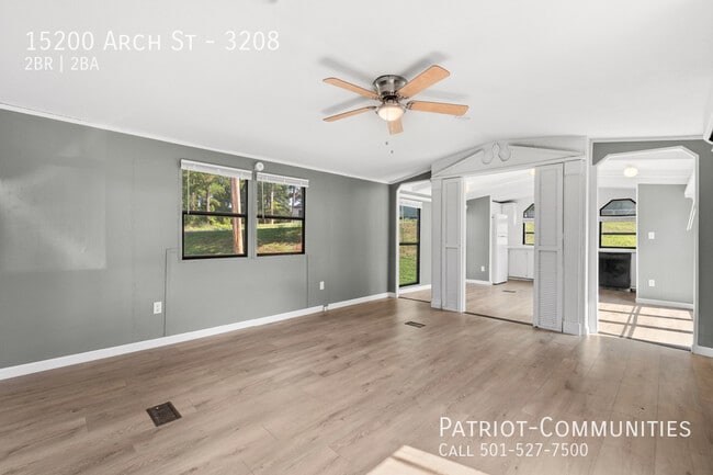 Photo - 15200 Arch St