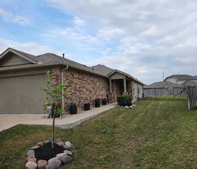 Building Photo - 108 Blue Sage Dr