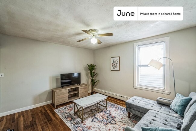 Photo - Room in Shared 4 bed/2 bath home Unidad C