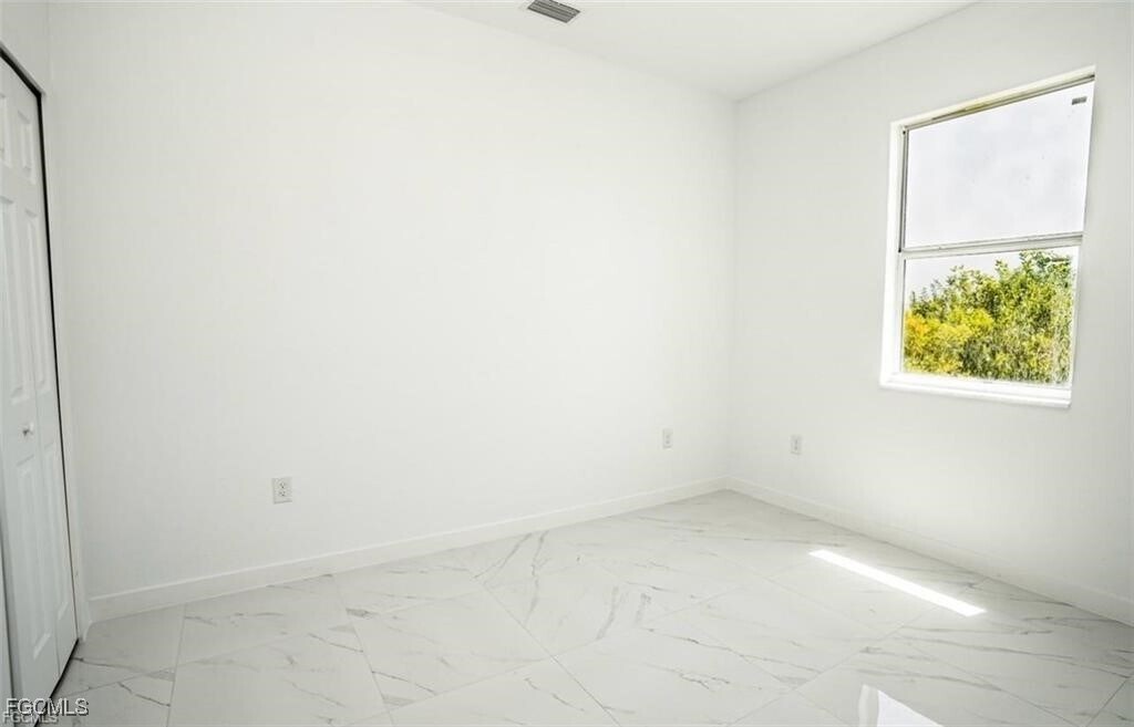 Photo - 2425 Mansfield Ave S