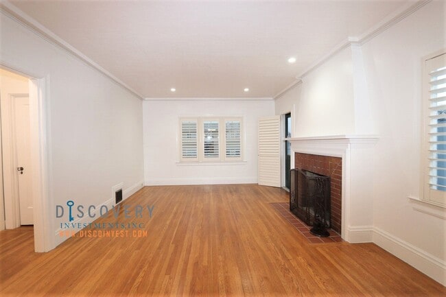 Photo - 841 Warfield Ave Unidad Upper