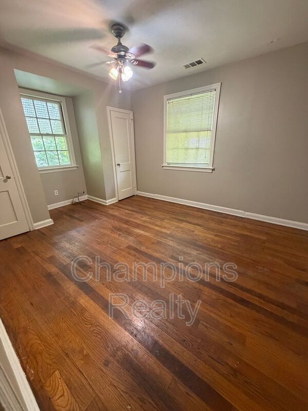 Photo - 2750 Mimosa St
