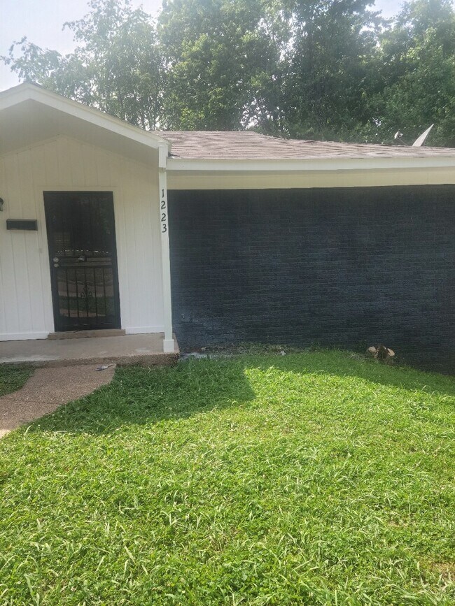 Photo - 1223 Aubra Rd