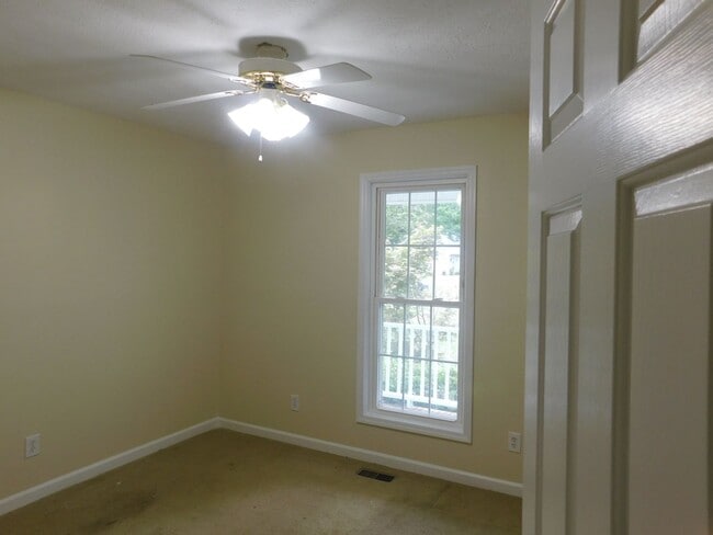 Photo - 102 Meadowbrook Dr