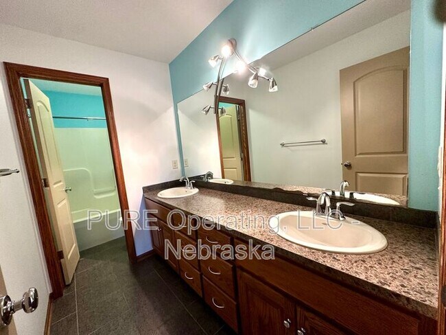 Photo - 18424 Howard St House