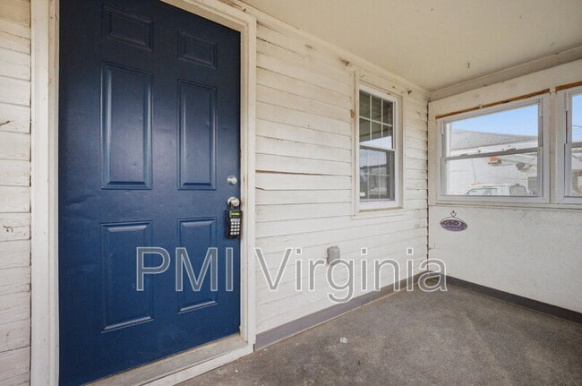 Photo - 402 Heffelfinger St