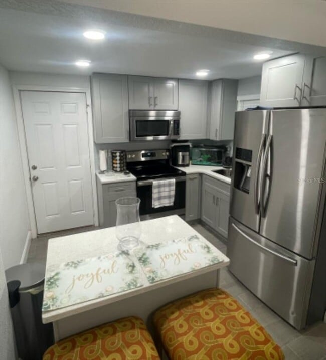 Photo - 614 Mency St