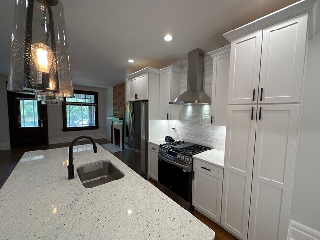 Photo - N 4th St 2067-2069 GW2 Unit 2067