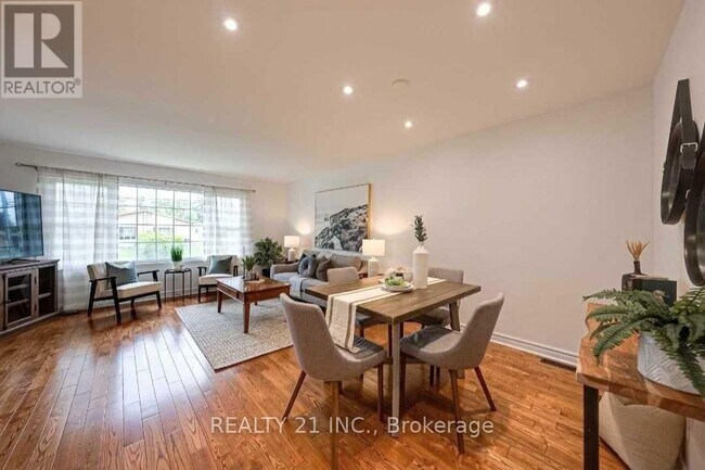 Photo - 812 Sanok Dr