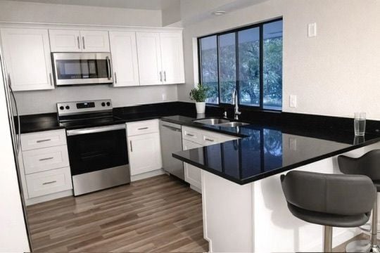 2537 Navarra Dr Unidad 11b