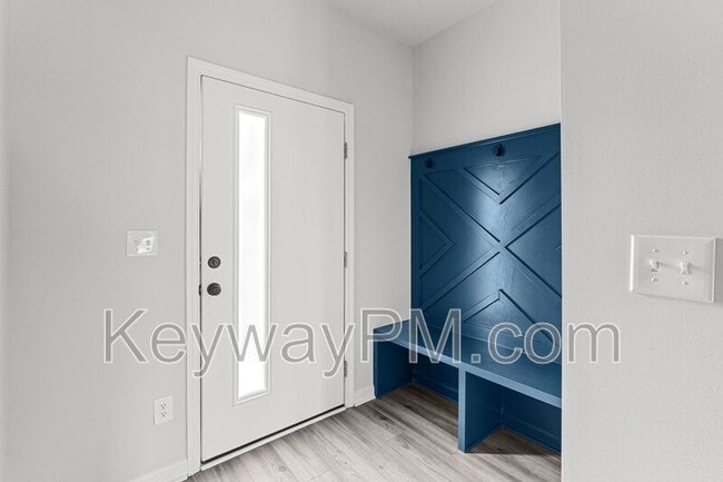 Photo - 847 Felix Wy