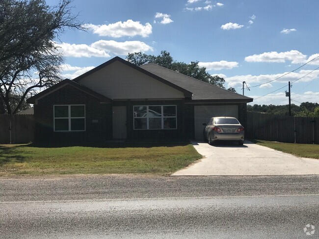 Building Photo - West Lampasas home