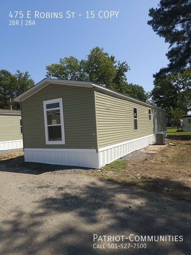 Photo - 475 E Robins St