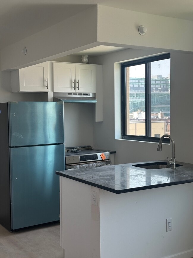 Photo - 947 College Ave