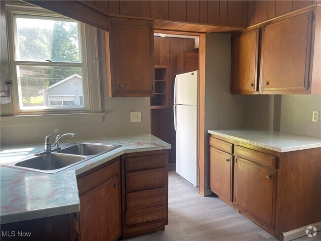 Building Photo - 1353 Grant St Rental