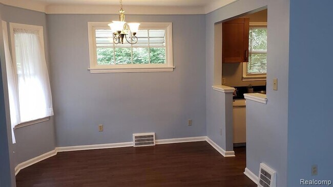 Photo - 1261 Pearson St