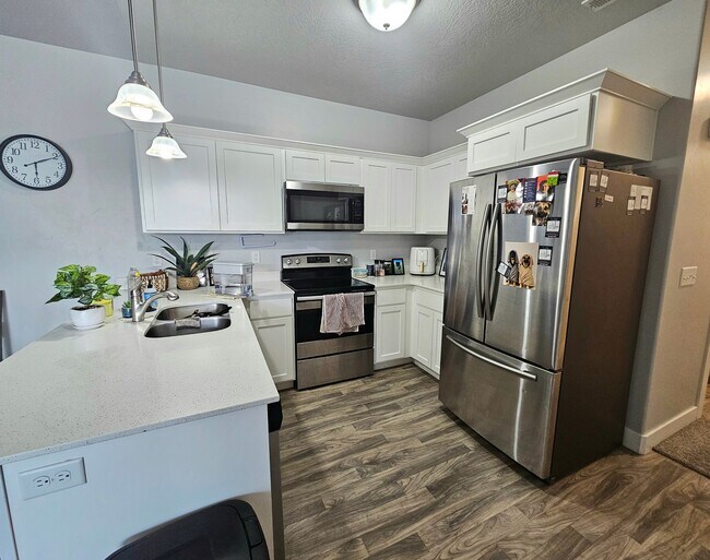 14648 McKellen Dr Unidad B303