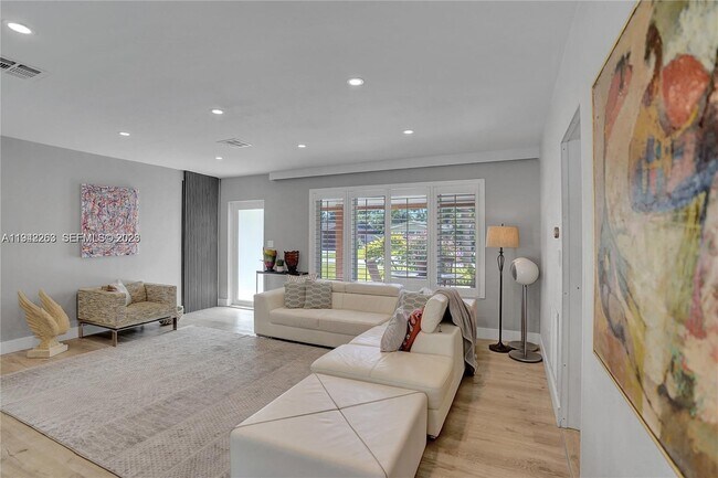 Photo - 2011 NE 31st Ct