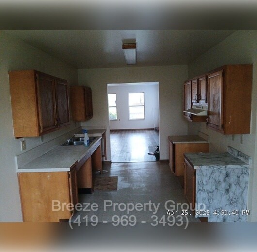 Photo - 1863 N Erie St