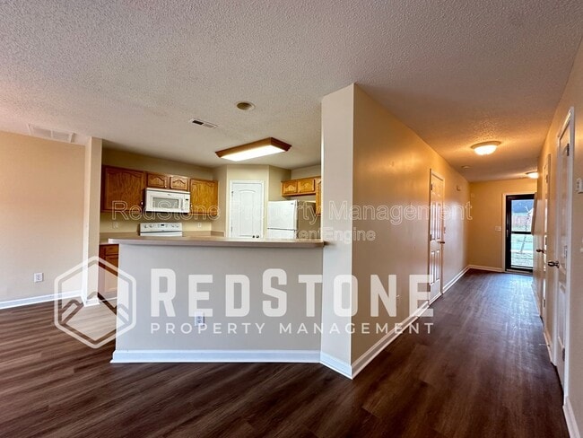Photo - 610 Thistle Dr
