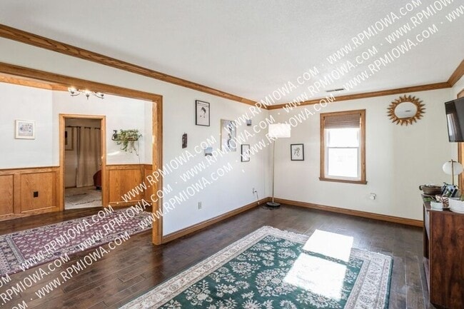 Photo - 3915 69th St