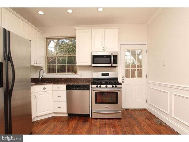 Photo - 968 N Lawrence St