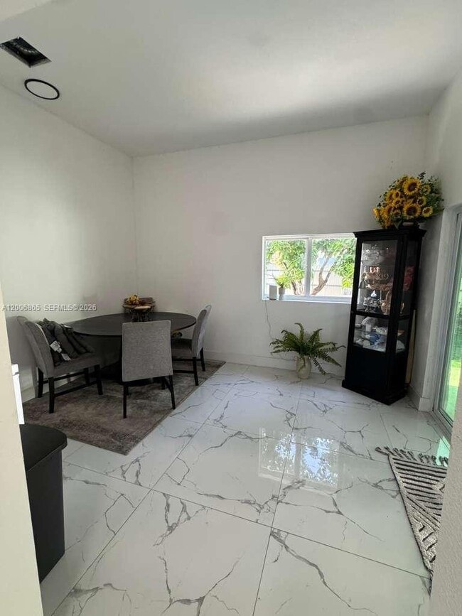 Photo - 25 NW 193rd St