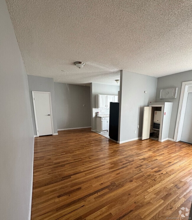 Building Photo - 335 Wells St Unit 20 Rental