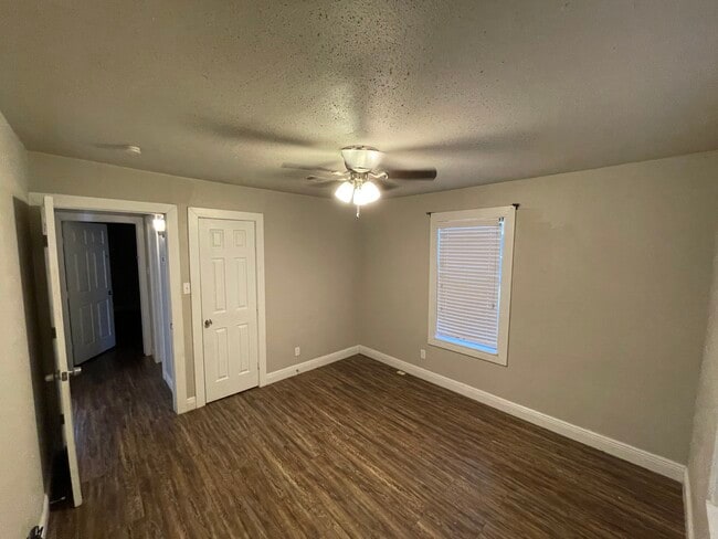 Bedroom 2 - 1318 W Blum St