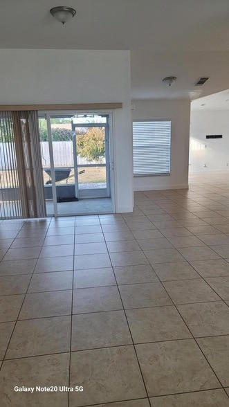 Photo - 1211 SW Wellington Ave