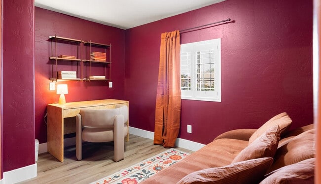 Building Photo - 2431 E Laurel St Unit ID1370181P