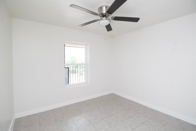 Photo - 3123 Potomac Loop Unit 11