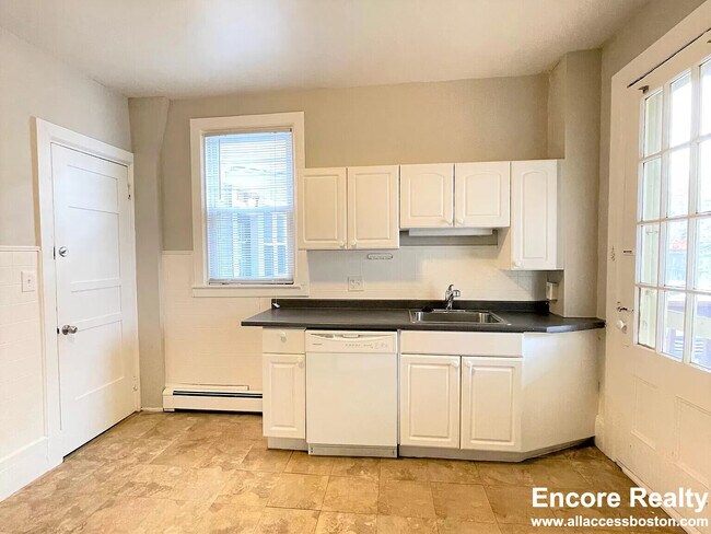 Photo - 63 Dana St Unit 7