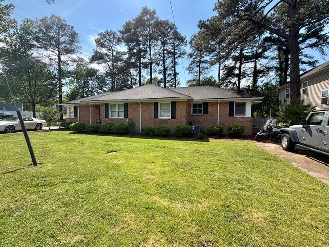 Building Photo - N Thalia Road - Duplex Unit 103