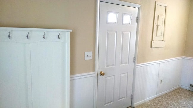 Building Photo - 21330 Old York Rd Unit B