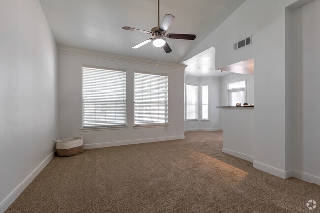 2BR, 1BA - 959SF