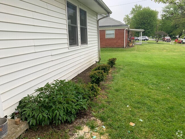 Building Photo - Awesome Remodeled 3 bedroom 2 bath single... Rental