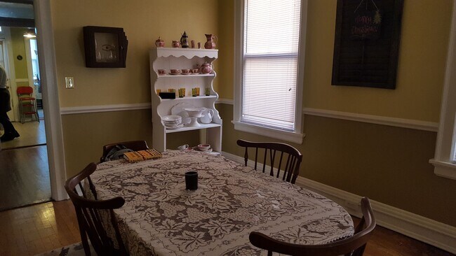 Photo - 112 S Arthur Ashe Blvd Unidad A