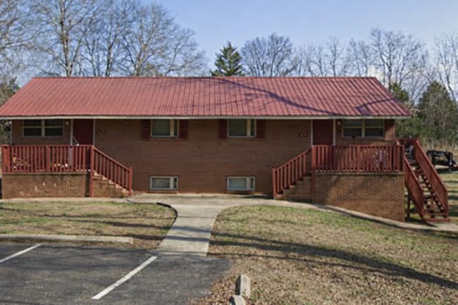 Building Photo - 2 bed & 1 bath, fully updated in Oxford! Unit 421 Mcpherson Street