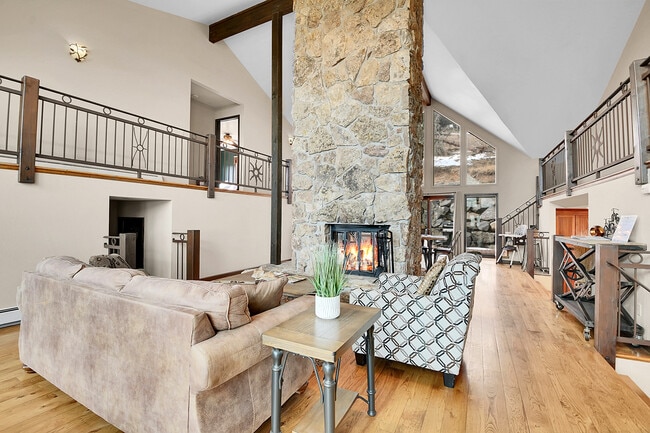 Photo - 1177 Hyland Dr