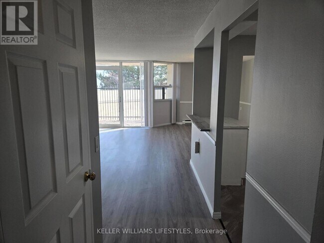 Photo - 323 Colborne St Unité 206