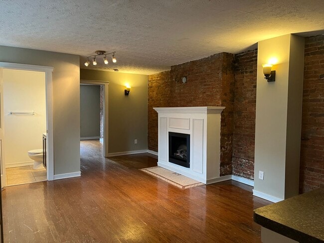 Photo - 1411 Clay St Unit 1