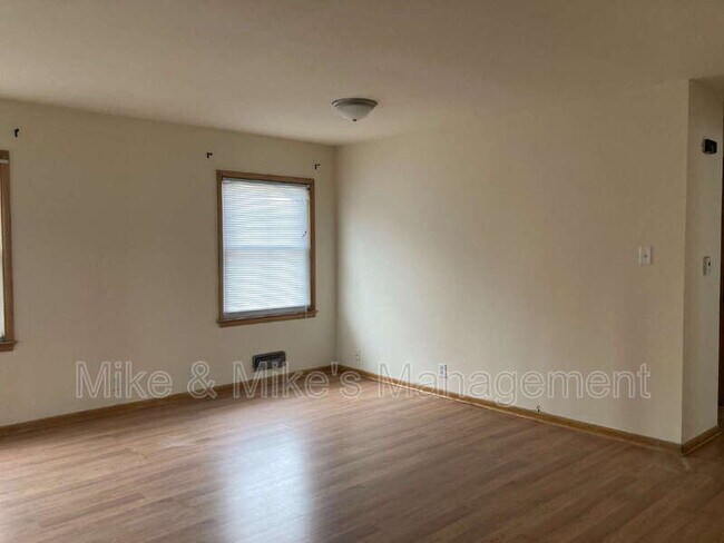 Photo - 4926 N 54th St