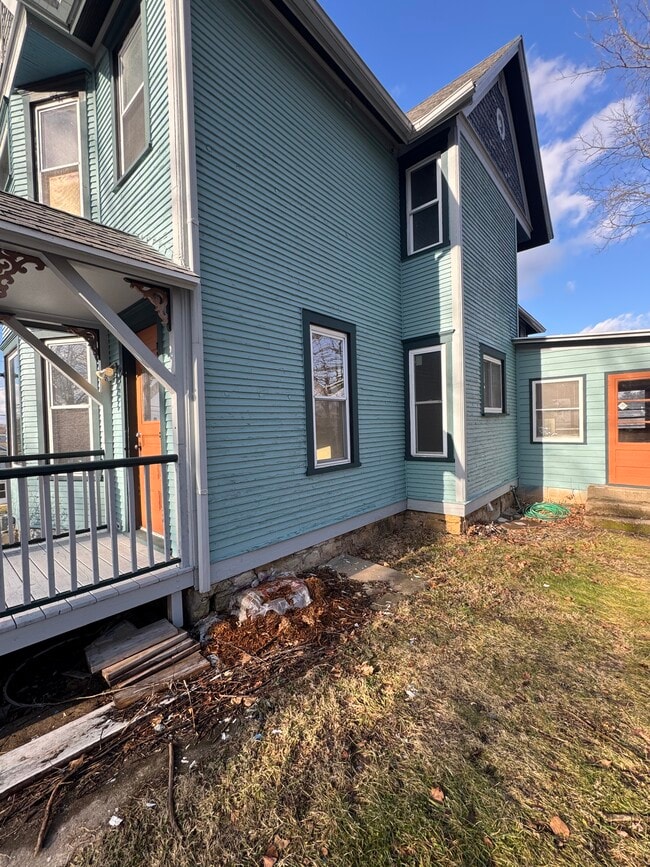 Photo - 10 E Nelson St