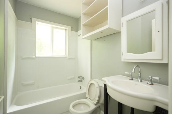 Photo - 2912 Cedarhurst Dr