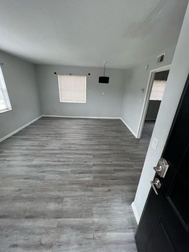 13104-13108 Leisure Wood Pl