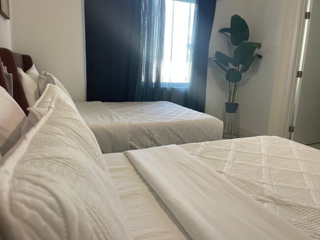 Photo - 302 NW 11th Ct