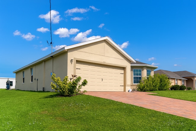 Photo - 211 NE 20th St