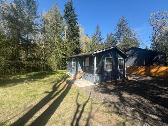 Building Photo - Remodeled 1BR Cottage on Private Wooded Lot